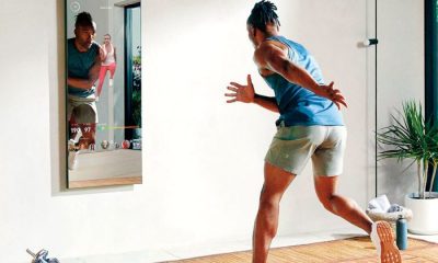 Man exercising with Mirror