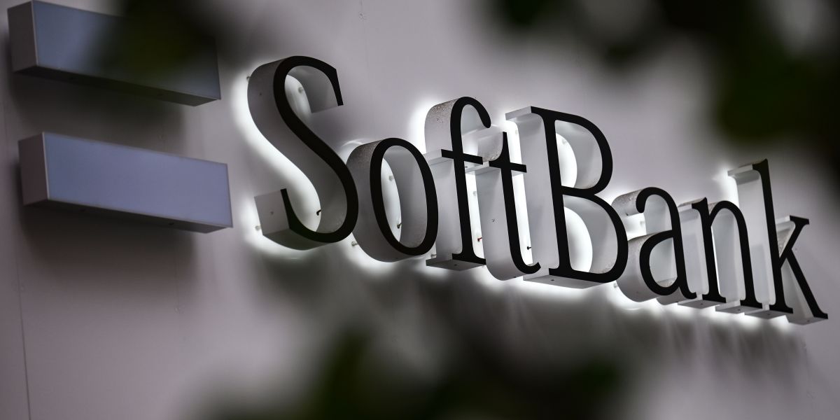 SoftBank ramps up its unicorn bets in 2021, taking a social media company to $1 billion