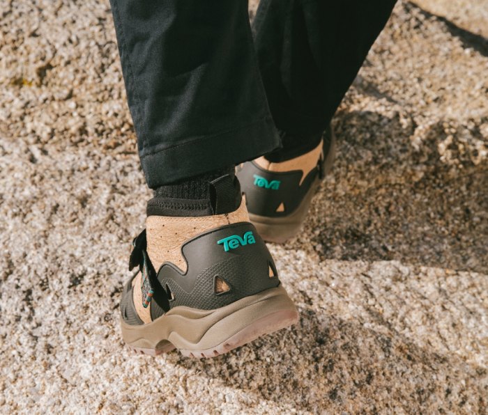 Teva Revive '94 Mid shoe