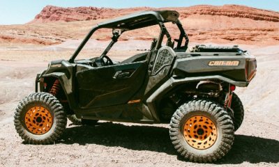 Side profile of the Can Am Commander Max UTV
