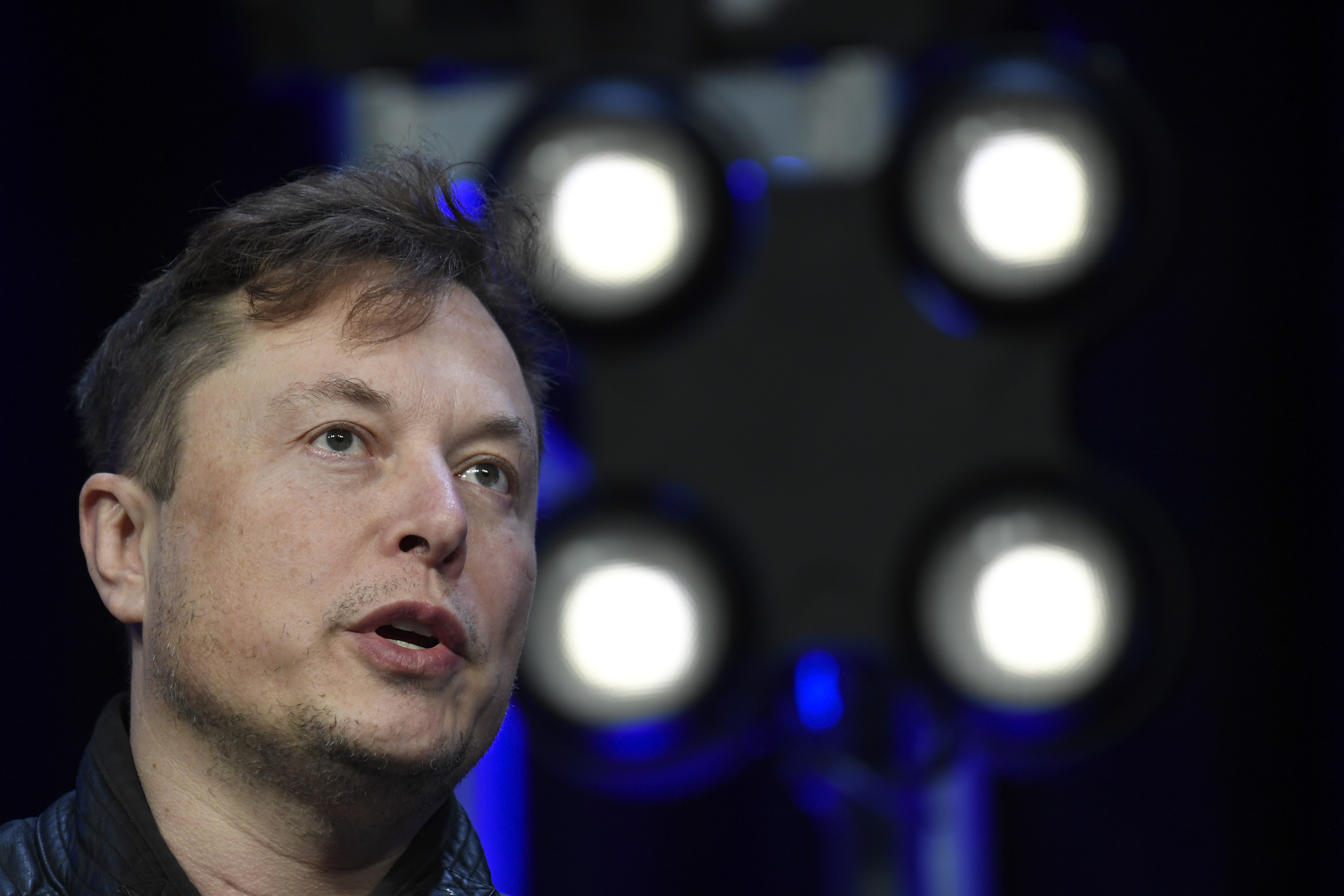 Here's how Twitter will change as a business if Elon Musk takes it private