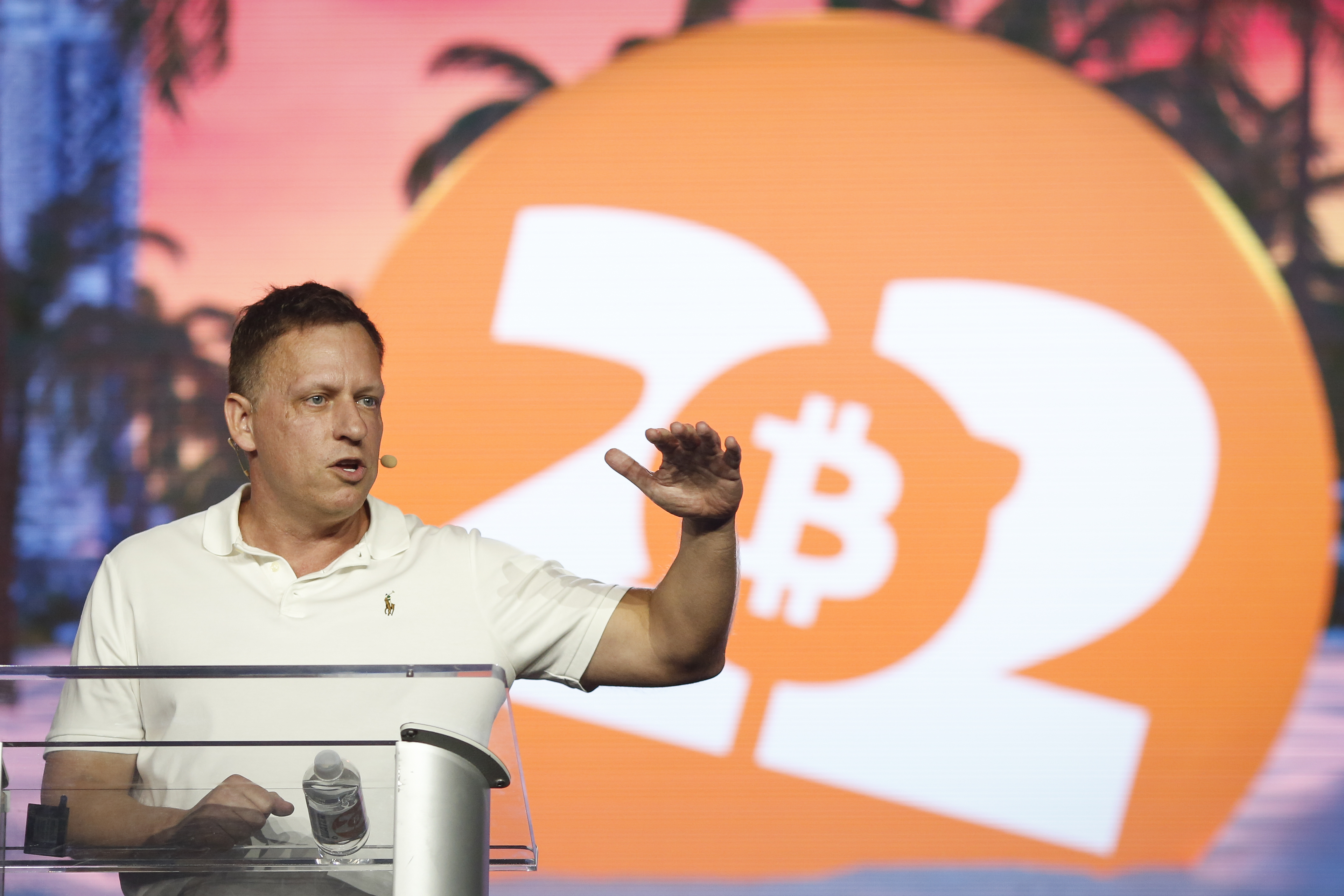 Peter Thiel calls Warren Buffett a 'sociopathic grandpa from Omaha,' taking aim at Bitcoin's 'enemies' Jamie Dimon and Larry Fink