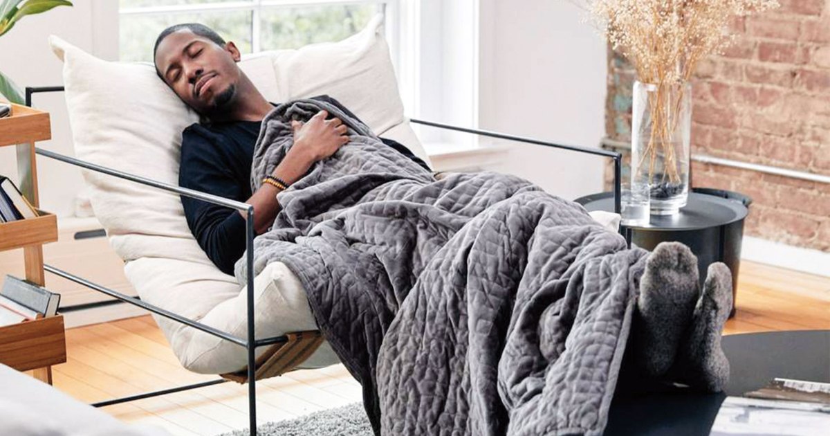 Weighted Blankets Can Improve Insomnia by 50 Percent. These Are the Best to Buy